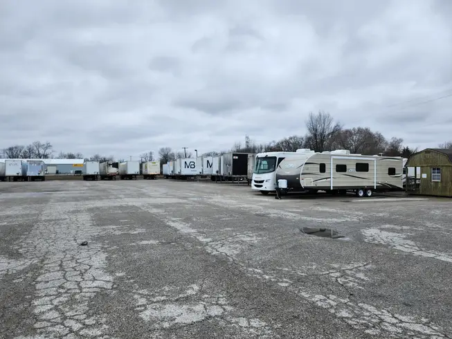 Rosnett Enterprises commercial truck repair facility dock bays